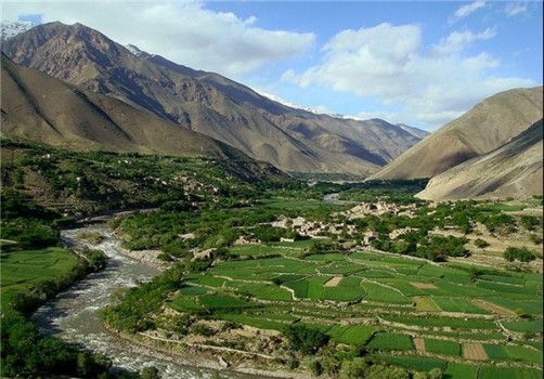 Irán sostiene concurso 'Afghanistanology "entre los refugiados afganos 1 13910729000226_PhotoL