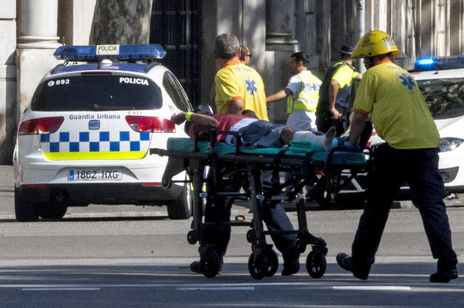 Las Autoridades Aún Buscan Al Conductor Del Ataque en Barcelona 170817 barcelona van attack victims 01