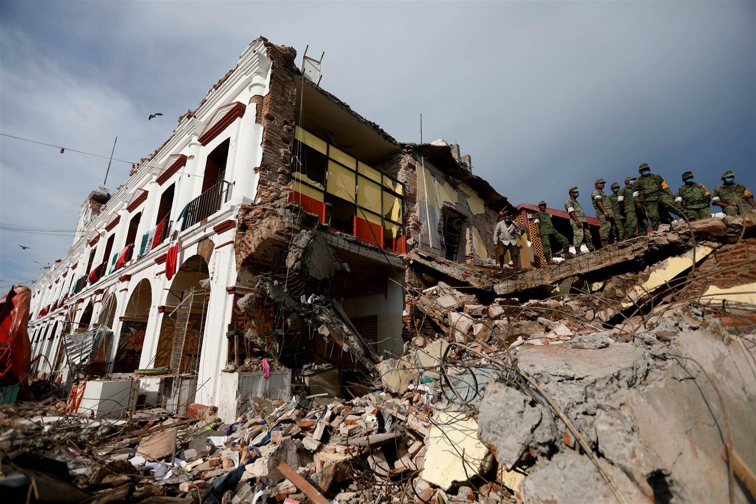 170909 world mexico quake 0746 11dc59e1f32566fb8ad2f53c0f302c6b.nbcnews ux 2880 1000