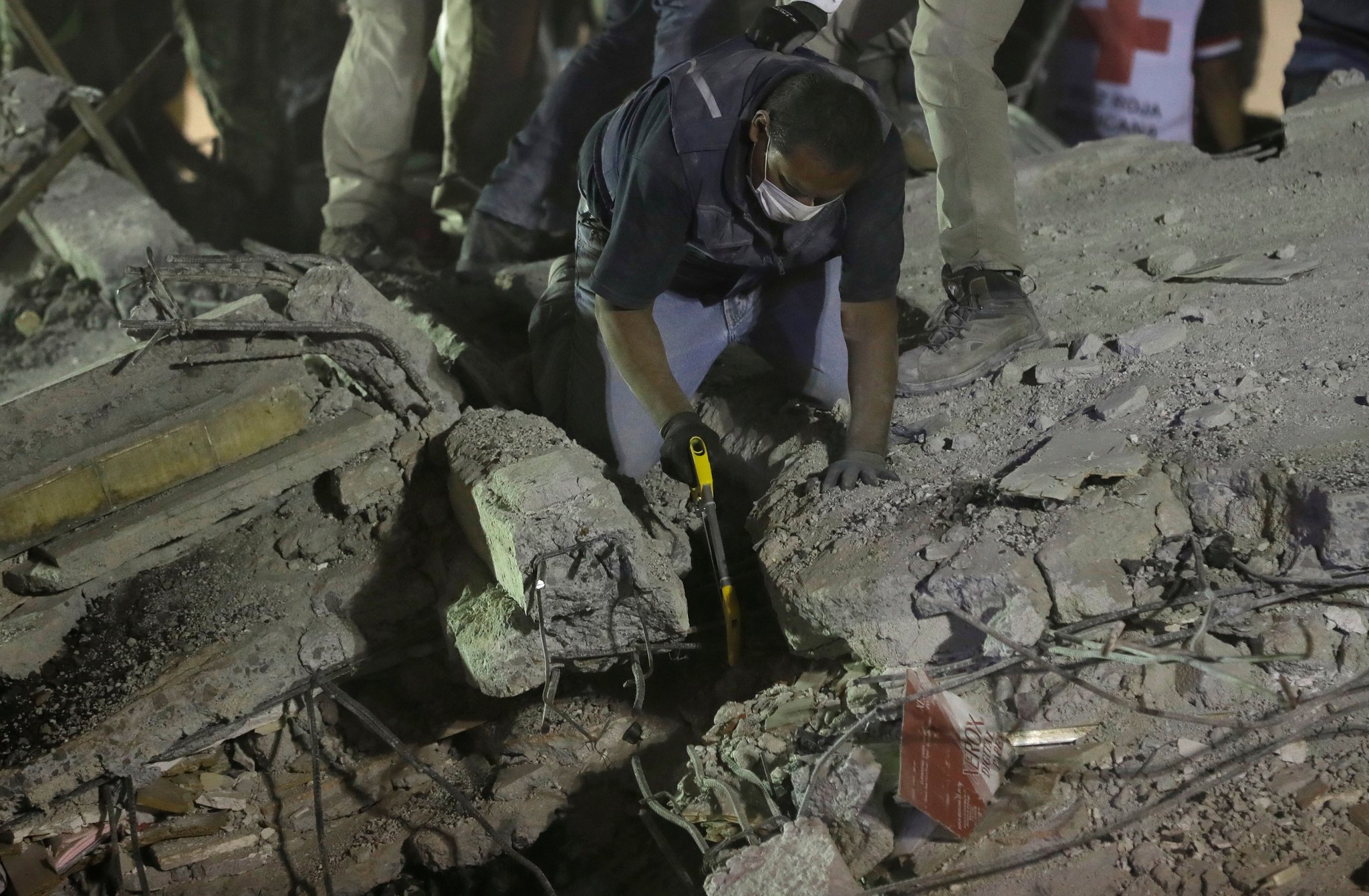 Terremoto en México Alza el Número de Muertos a Más de 200 21mexico 2 superJumbo
