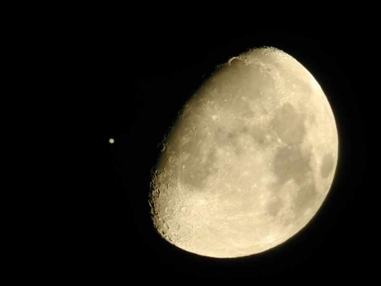 Ocultación de la Luna: Tres Planetas Se Deslizarán Detrás de la Luna