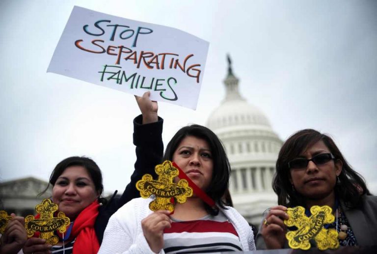 La Administración Trump exige al Congreso trato de muro fronterizo