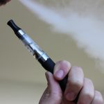 e cigarette 1301664 1920