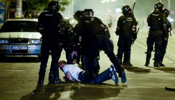 Diaspora-protest-in-Bucharest-ends-with-riot-police-intervention-Inquam-Photos-Alberto-Grosescu-copy