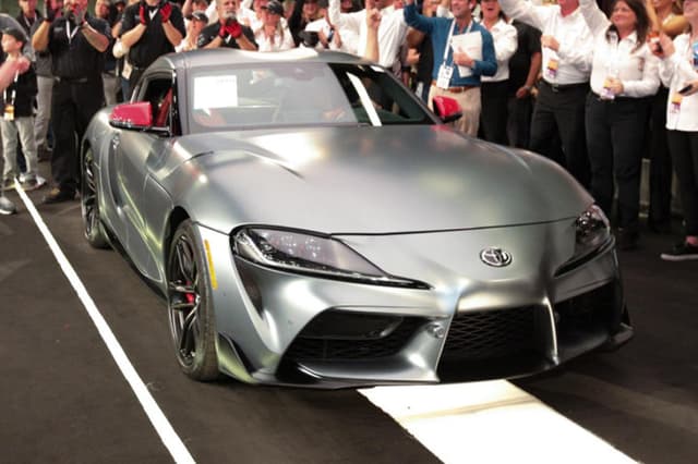 El primer Toyota Supra 2020 fue vendido por $2.1 millones y no en una opulenta exhibición de riqueza