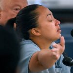 Víctima de tráfico sexual gana clemencia después de estar en la cárcel por haber asesinado a su abusador