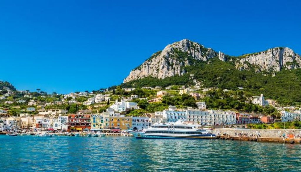 Los turistas de Capri serán multados con 500€ por usar plástico - ¿seguirán otros destinos?